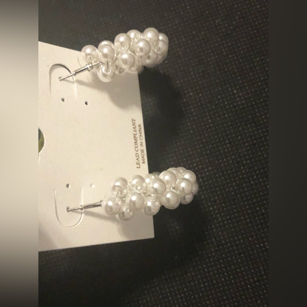 Natasha faux white oversized pearl silver plated‎ hoop earrings new - Picture 6 of 15